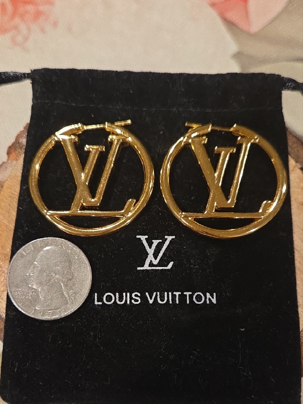 Louise Hoop Medium-Size Earrings - Picture 3 of 4